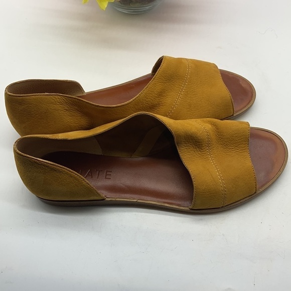 1.State Celvin Mustard Colored Leather Peep Toe Flat Sandals size 10. MCS0702D - Picture 4 of 7